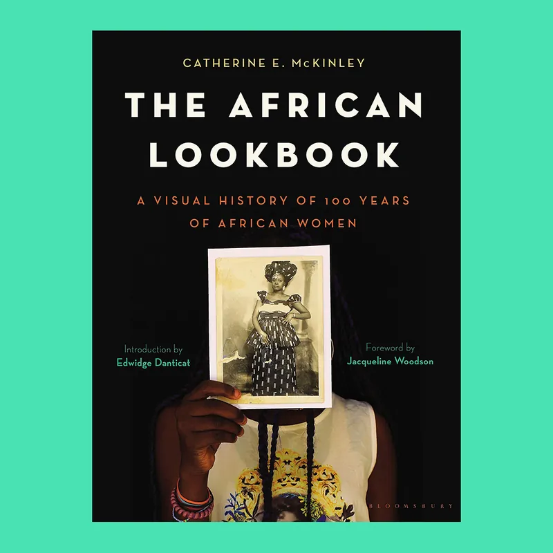 Flitsaanbieding The African Lookbook: A Visual History of 100 Years of African Women