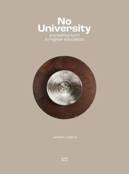 Gratis Verzending No University / 1st Edition